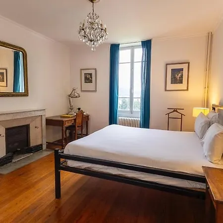 Bed & Breakfast La Viste - Spa-jacuzzi - Massage- Sauna - 4 Saisons - Piscine Chauffee Toute L'annee - Heated Pool - 800m Centre 4*