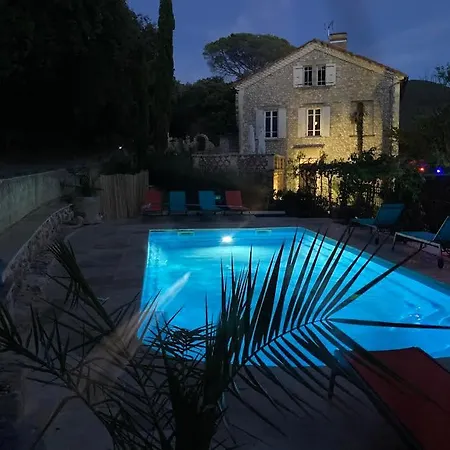 Bed & Breakfast La Viste & Wellness Resort: Year-round Heated Pool Near Centre Nyons