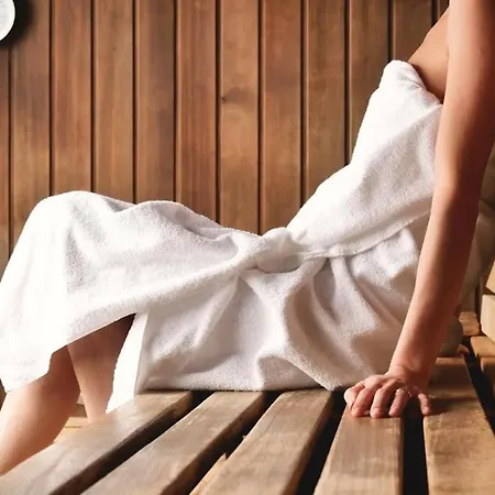 La Viste - Spa-jacuzzi - Massage- Sauna - 4 Saisons - Piscine Chauffee Toute L'annee - Heated Pool - 800m Centre Nyons