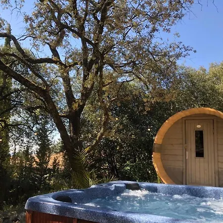 La Viste & Wellness Resort: Year-round Heated Pool Near Centre Bed & Breakfast *